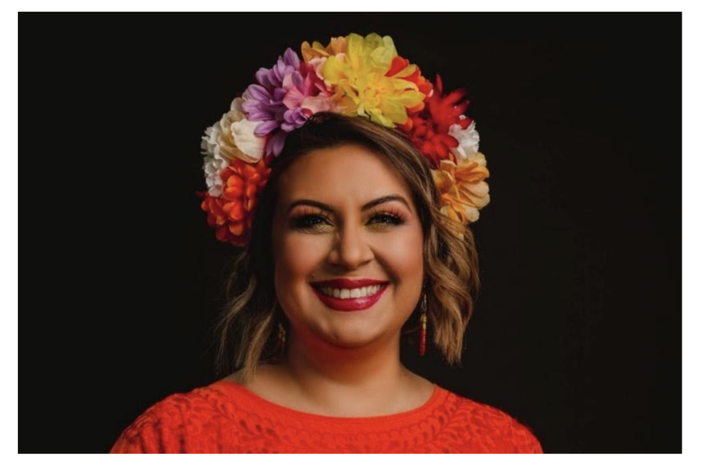 Conecta Arizona, with her Mexican headdress. Photo by Daniel Robles, Maritza Felix