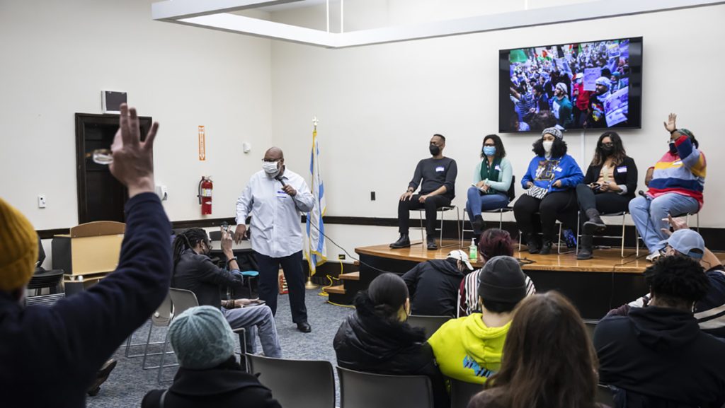 Dr. Marcus Robinson, former executive director of Collaboraction, far left, starts off the Covering Your Community conversation with panelists William “Will” Lee, Cheyanne M. Daniels, Tonika Johnson, Stephanie Casanova and Darcel Rockett Thursday, Jan. 27, 2022, in Chicago. Photo: Ashlee Rezin