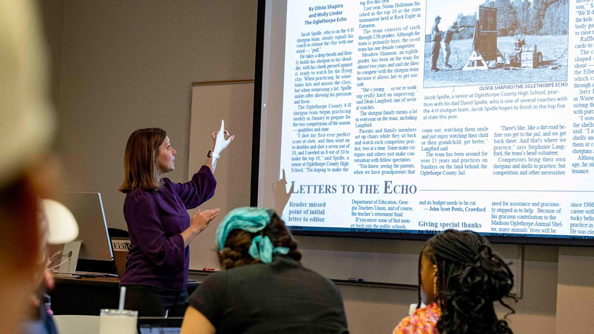 Dr. Amanda Bright leads a class discussion in a student capstone class in which students produce content for the Oglethorpe Echo, a local newspaper. Photo: Dorothy Kozlowski | University of Georgia Marketing and Communications