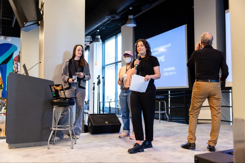 Michelle Kanaar and Alyssa Schukar teach their visual journalism toolkit