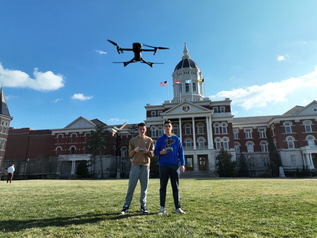 During the flight lab portion of the course, students fly around Jesse Auditorium and the famous columns on Mizzou’s Francis Quadrangle. There are 10 students in each of the four flight labs who get to fly once a week.