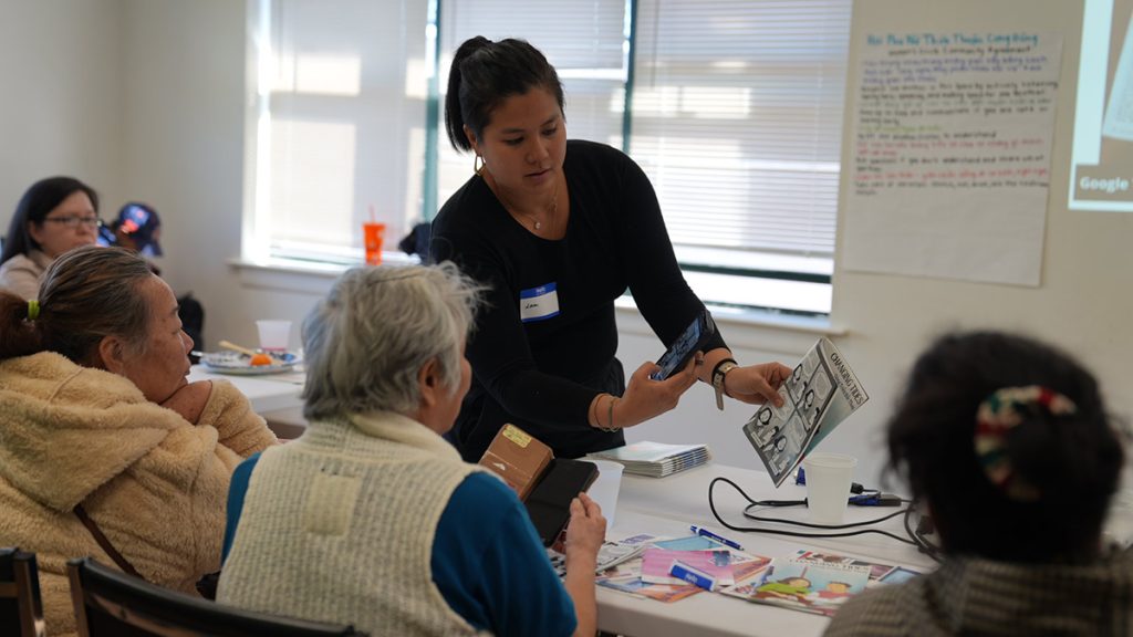 A workshop on misinformation in a Vietnamese community center in Boston. Photo: Saoli Nguyen