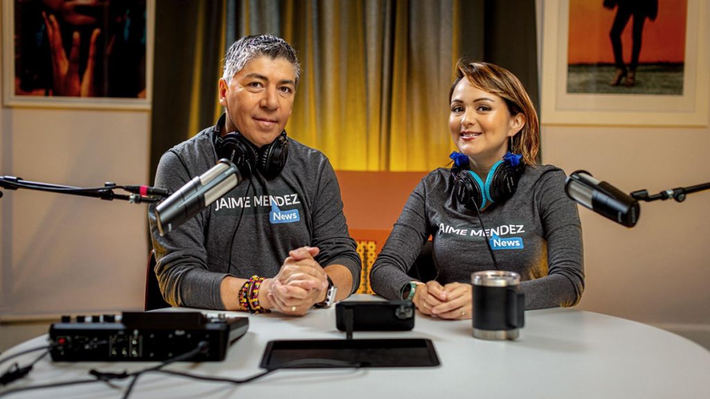Jaime Méndez y Diana Oliveros, fundadores de Se Habla Media. Imagen cortesía de Diana Oliveros.